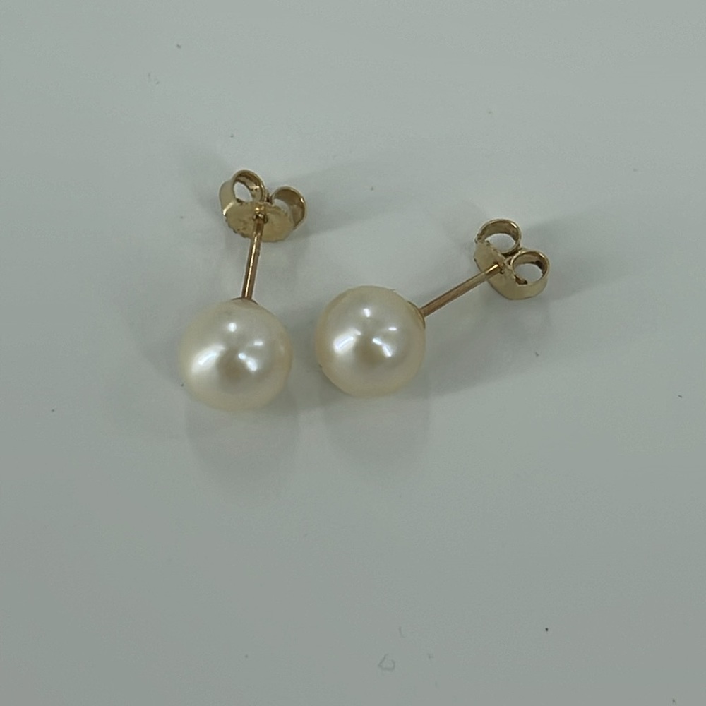 Freshwater Pearl 14k Gold Post Earrings